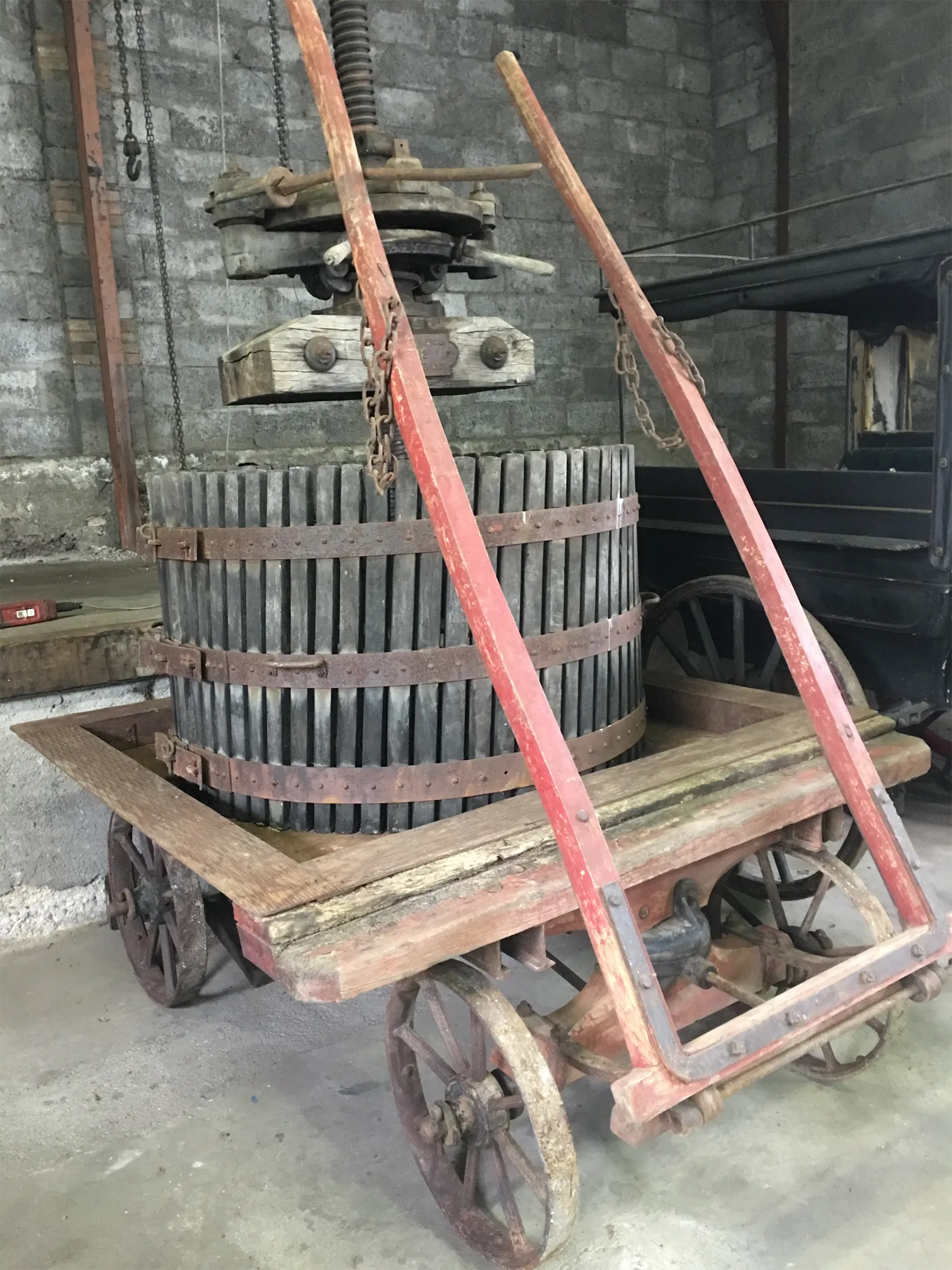 Voitures d'Antan Calèche Pressoir 12