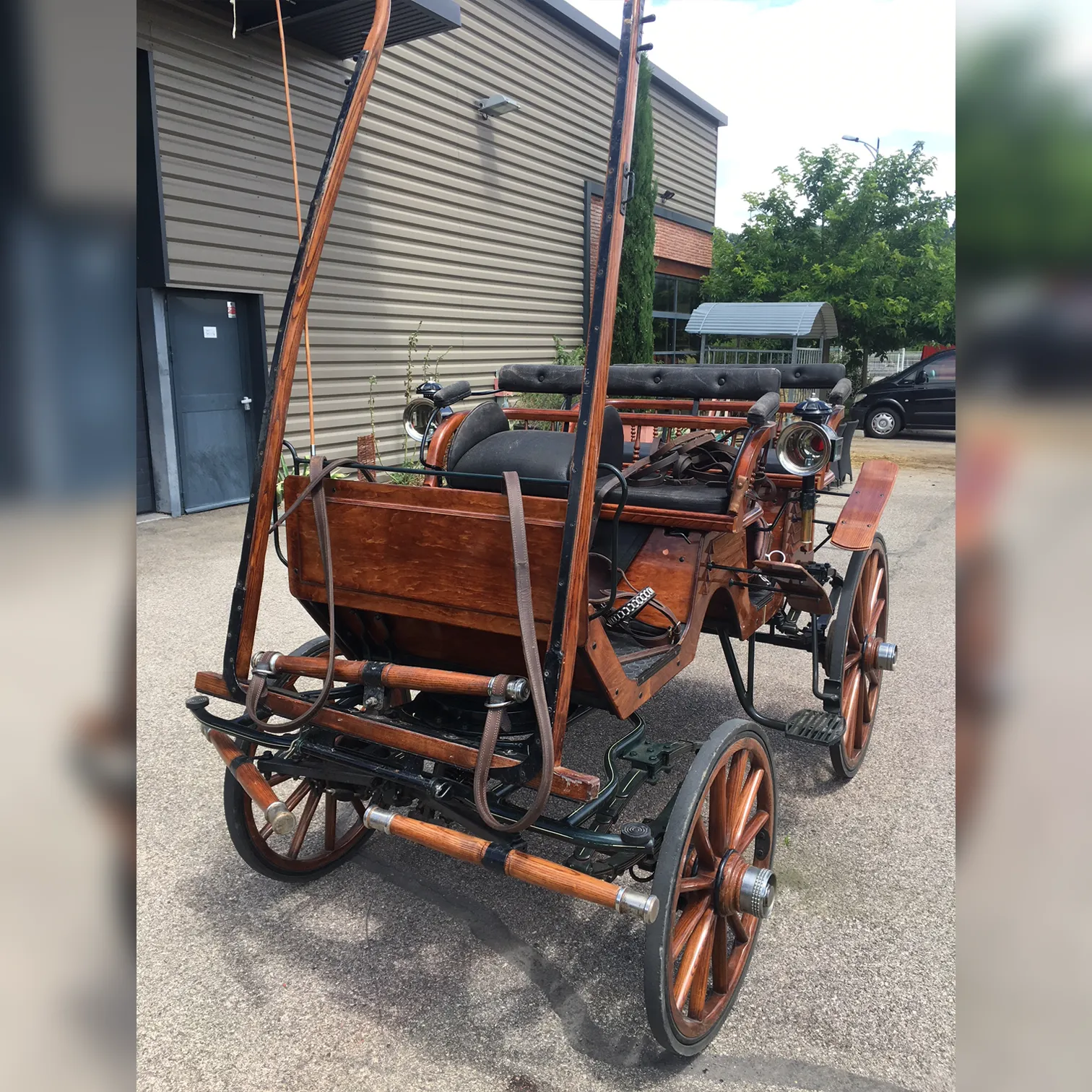 Voitures d'Antan Calèches Jagwagen 10
