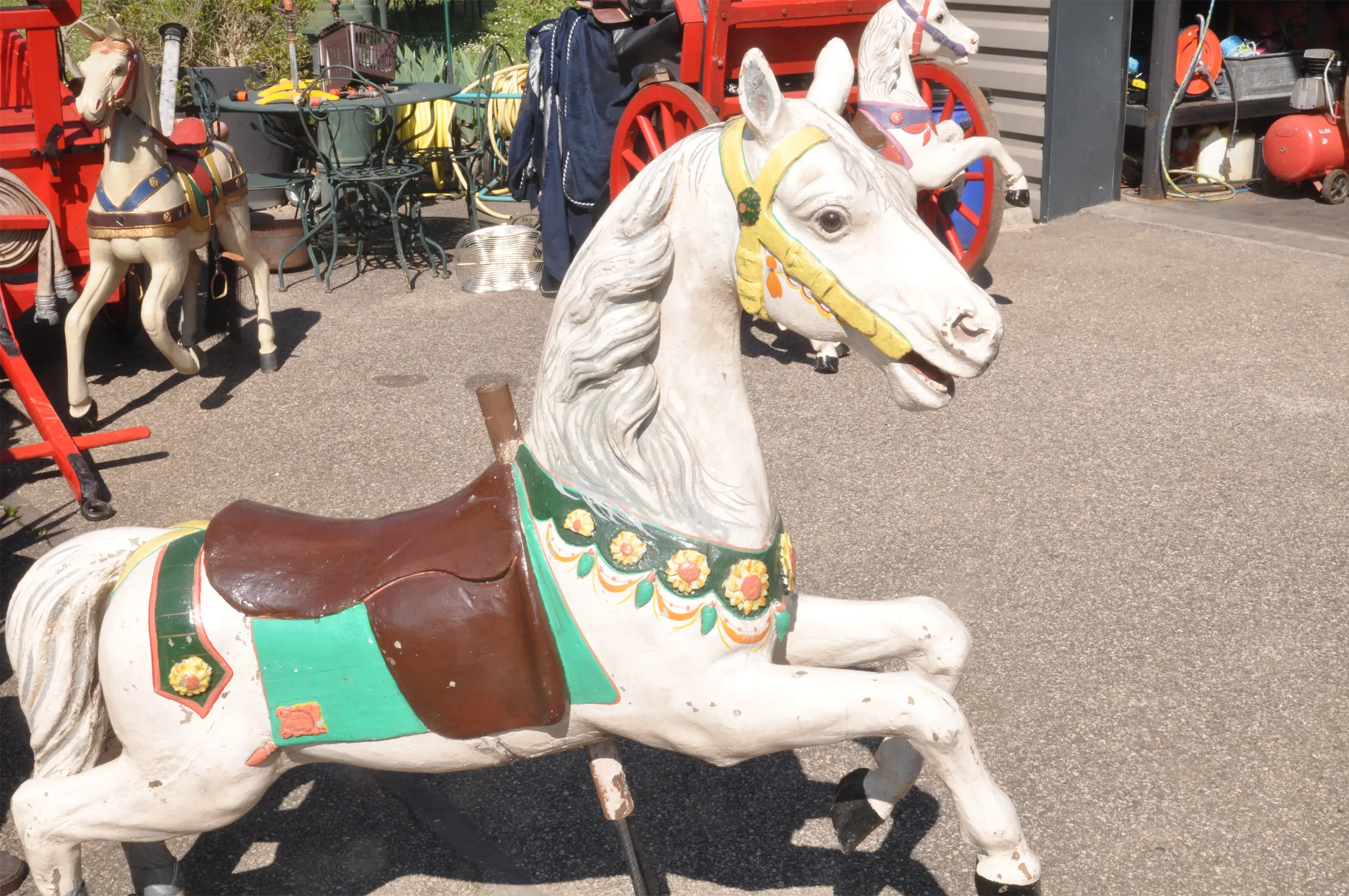Voitures d'Antan Cheval de Manège 5 12