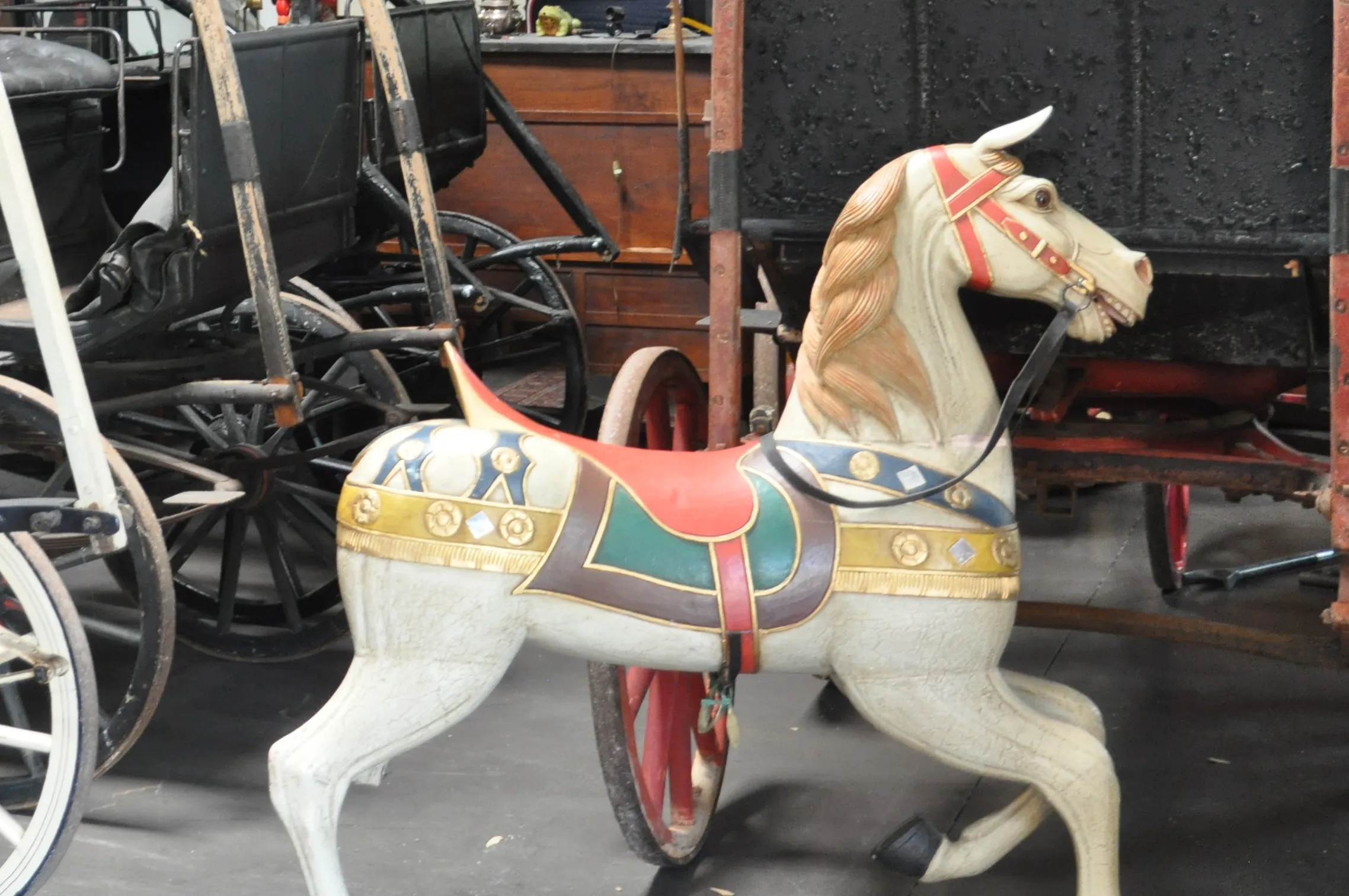 Voitures d'Antan Cheval de Manège 6 12