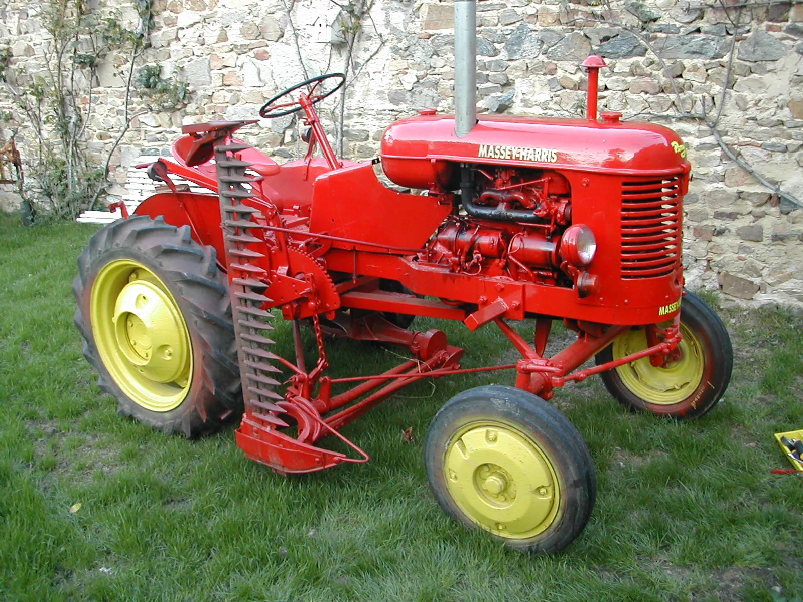 Voitures d'Antan Tracteur Agricole Ancien Massey Harris Pony 11